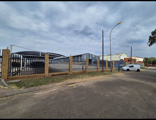 1,969M² WAREHOUSE TO LET IN DRIEHOEK